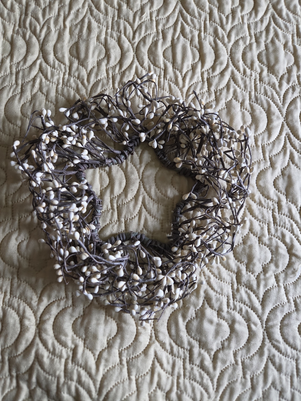 Neutral White Bead Vine Decorative Wreath - Home Accents
